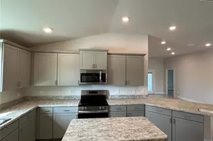 12555 NE 48th Ter, Oxford, FL 34484 - Photo 10