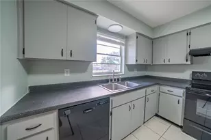 1700 NE 91st Pl, Anthony, FL 32617 - Photo 10