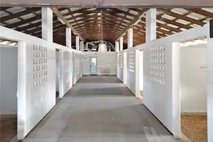 21051 SE 42nd St, Morriston, FL 32668 - Photo 2