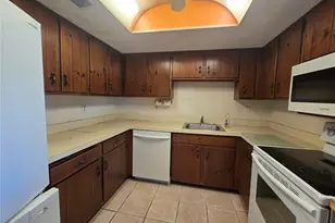 512 Fairways Cir, Ocala, FL 34472 - Photo 4