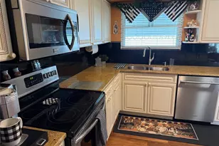 725 Palma Dr, The Villages, FL 32159 - Photo 16