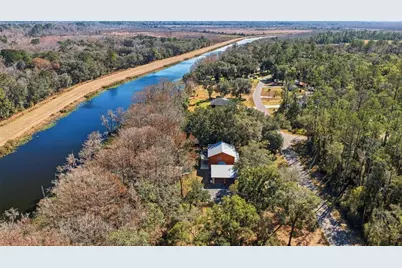 351 Sequoia Dr, Ocklawaha, FL 32179 - Photo 2