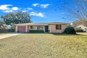 543 Silver Course Ct, Ocala, FL 34472 - Photo 2