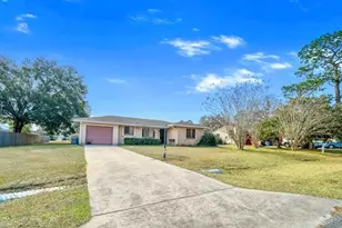 543 Silver Course Ct, Ocala, FL 34472 - Photo 2