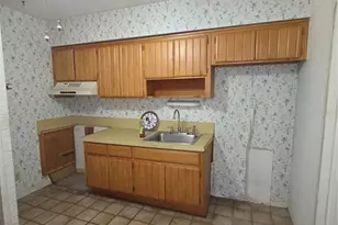 5810 7th Ave S, Saint Petersburg, FL 33707 - Photo 8