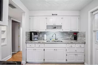 640 59th St S, Saint Petersburg, FL 33707 - Photo 14