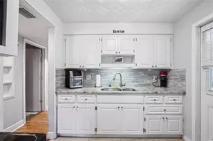 640 59th St S, Saint Petersburg, FL 33707 - Photo 14