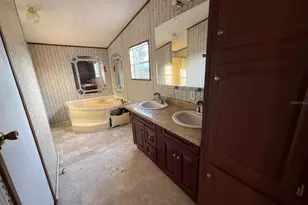 217 Longview Ave, Lady Lake, FL 32159 - Photo 6