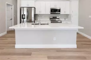 706 Stanley Ave, Wildwood, FL 34785 - Photo 2