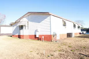 1863 W Schwartz Blvd, Lady Lake, FL 32159 - Photo 24