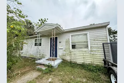 762 60th Avenue NE, Saint Petersburg, FL 33703 - Photo 1