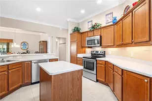 2553 Bachman Path, The Villages, FL 32162 - Photo 10