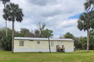 2122 Cr 426, Lake Panasoffkee, FL 33538 - Photo 2