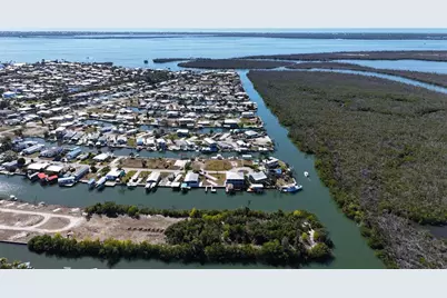 3900 Royal Palm Drive, Saint James City, FL 33956 - Photo 20