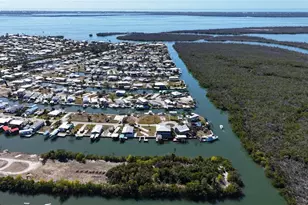 3900 Royal Palm Dr, Saint James City, FL 33956 - Photo 20