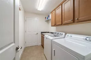 2505 Heath Springs Dr, The Villages, FL 32162 - Photo 28