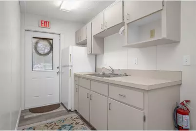 11840 N Angus Hills Terrace, Dunnellon, FL 34433 - Photo 10