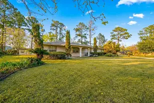 118 W Camelot Dr, Palatka, FL 32177 - Photo 2