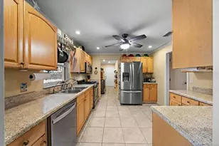 118 W Camelot Dr, Palatka, FL 32177 - Photo 4