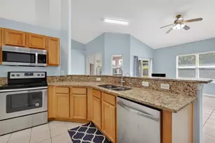 39914 Sunbeam Way, Lady Lake, FL 32159 - Photo 16