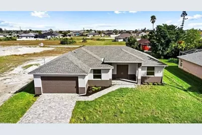 928 NE 3rd Avenue, Cape Coral, FL 33909 - Photo 1