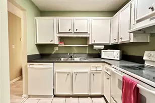 2834 SW 14th Dr, Gainesville, FL 32608 - Photo 12