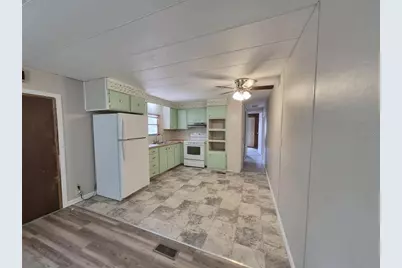 18565 SE 24th Lane, Ocklawaha, FL 32179 - Photo 10