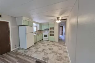 18565 SE 24th Ln, Ocklawaha, FL 32179 - Photo 10