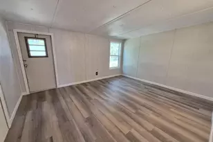 18565 SE 24th Ln, Ocklawaha, FL 32179 - Photo 6