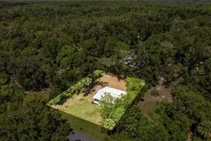 451 NE 11th St, Crystal River, FL 34428 - Photo 2