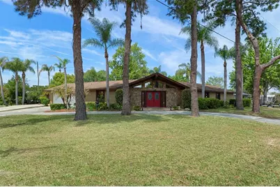 239 SE Paradise Point Road, Crystal River, FL 34429 - Photo 1