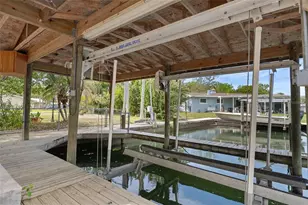 239 SE Paradise Point Rd, Crystal River, FL 34429 - Photo 40