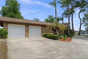 239 SE Paradise Point Rd, Crystal River, FL 34429 - Photo 4