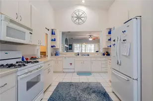 6210 Sailboat Ave, Tavares, FL 32778 - Photo 6