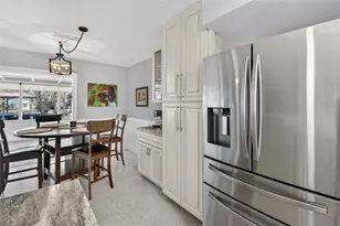 1115 SE Kings Bay Dr, Crystal River, FL 34429 - Photo 8