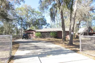 17051 SE 61st Pl, Ocklawaha, FL 32179 - Photo 2