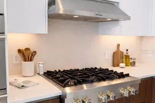 400 Central Ave, Saint Petersburg, FL 33701 - Photo 8