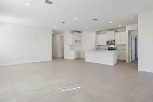 8188 Ives Pl, Wildwood, FL 34785 - Photo 10