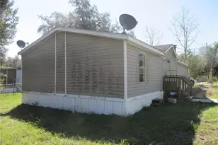 18601 SE 24th Ln, Ocklawaha, FL 32179 - Photo 2
