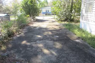 18601 SE 24th Ln, Ocklawaha, FL 32179 - Photo 6
