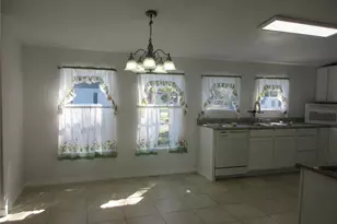 18601 SE 24th Ln, Ocklawaha, FL 32179 - Photo 12