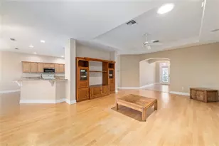 646 Stratford Ln, The Villages, FL 32162 - Photo 10