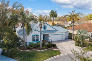 646 Stratford Ln, The Villages, FL 32162 - Photo 2