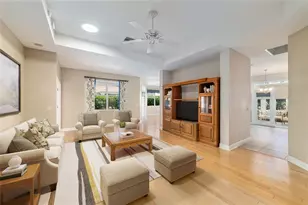 646 Stratford Ln, The Villages, FL 32162 - Photo 8