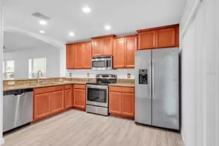 1909 Hawks View Dr, Ruskin, FL 33570 - Photo 8