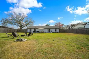 685 NW 67th Pl, Ocala, FL 34475 - Photo 2