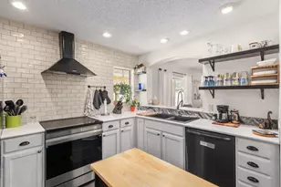 1550 Lime Grove Ln, The Villages, FL 32162 - Photo 4