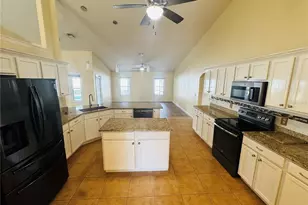 13797 SW 109th Ln, Dunnellon, FL 34432 - Photo 4