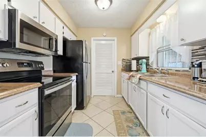 6 Oak Hollow Drive, Beverly Hills, FL 34465 - Photo 8