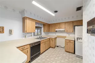 10496 SE Sunset Harbor Rd, Summerfield, FL 34491 - Photo 12